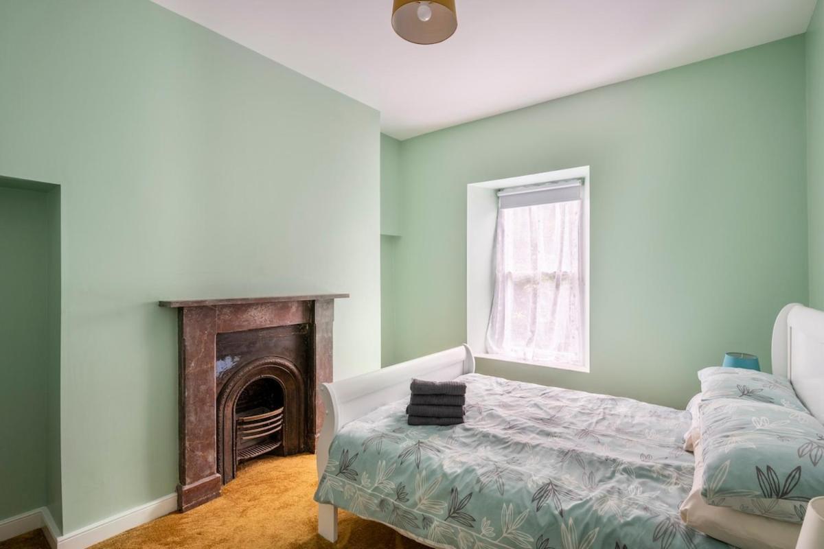 Holiday home Grade Ii Listed Victorian House Sleeps 8, 4 Bedrooms *