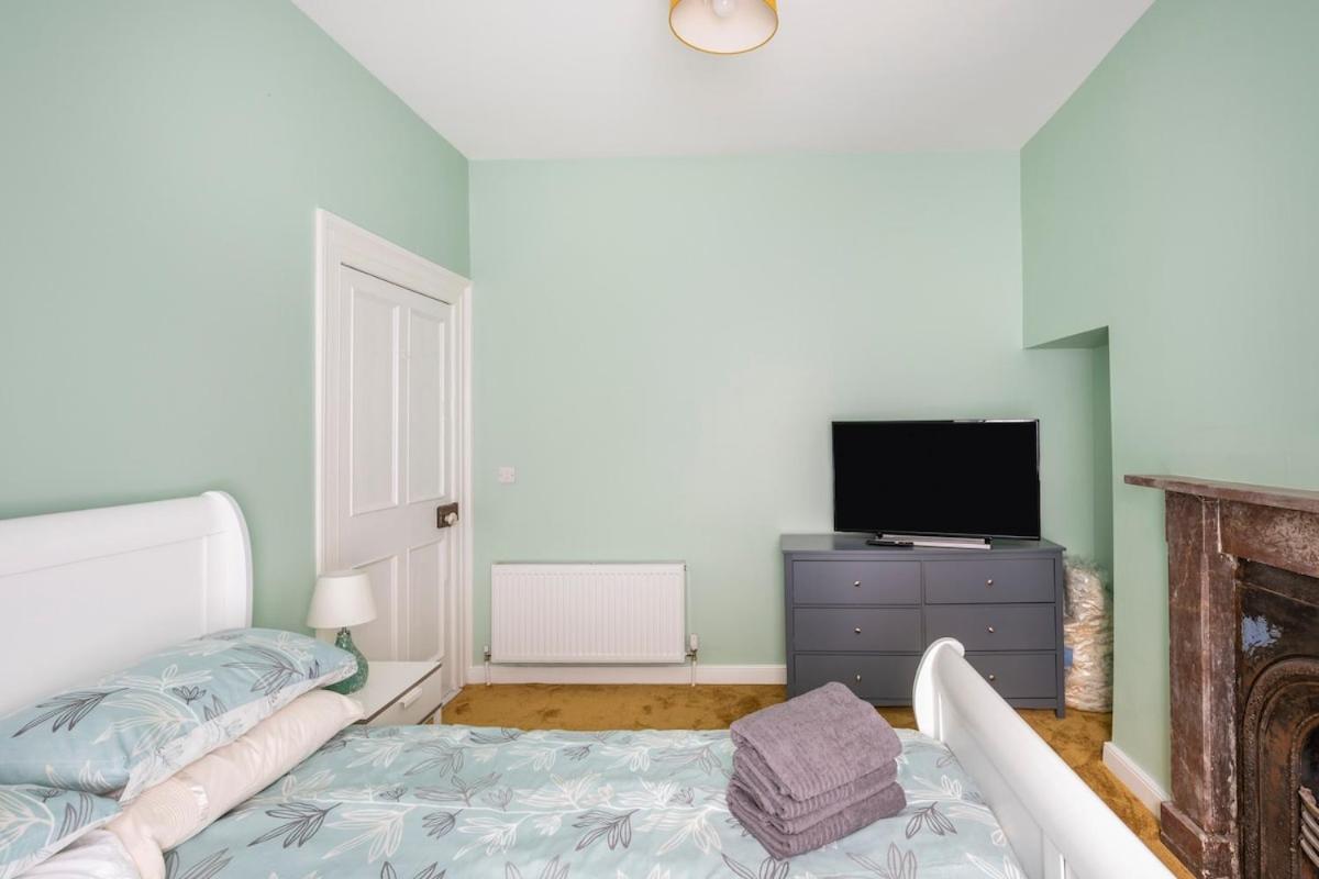 Holiday home Grade Ii Listed Victorian House Sleeps 8, 4 Bedrooms Armagh