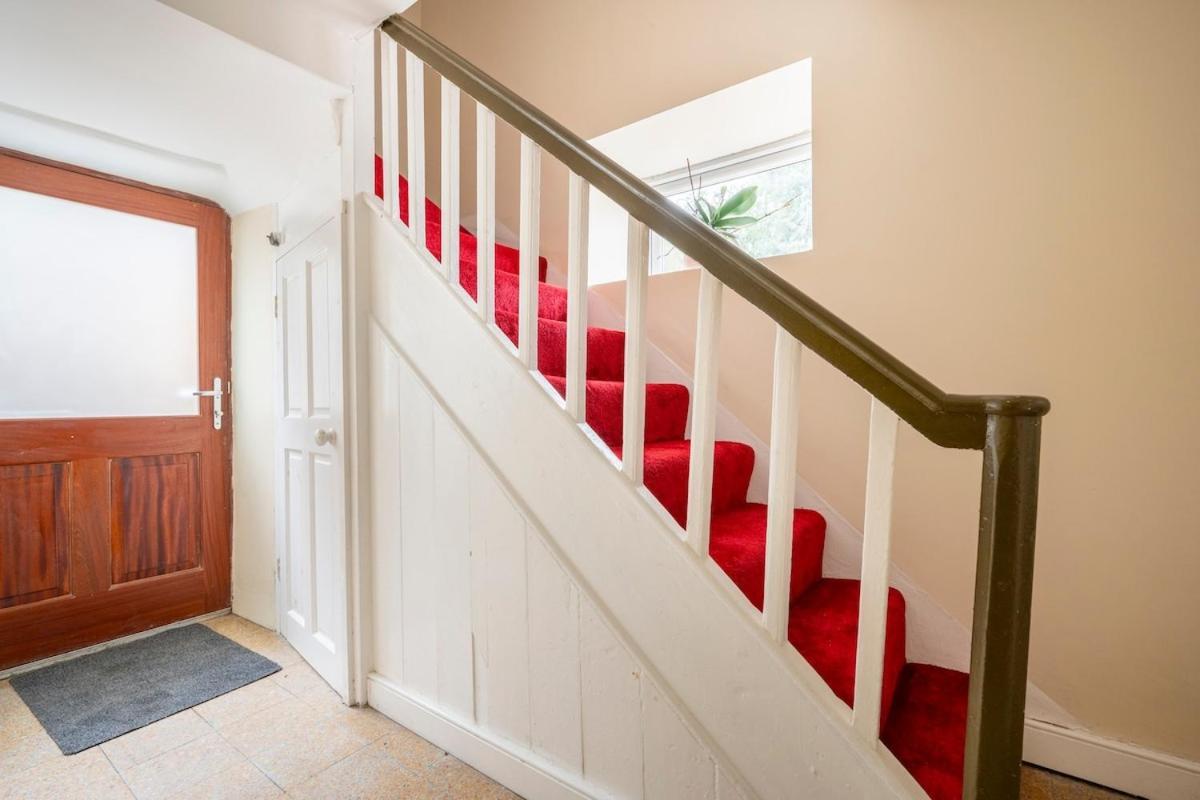 Grade Ii Listed Victorian House Sleeps 8, 4 Bedrooms Holiday home Armagh