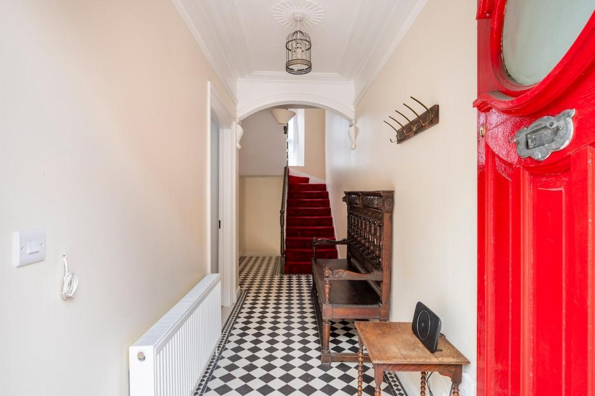 Grade Ii Listed Victorian House Sleeps 8, 4 Bedrooms Holiday home Armagh