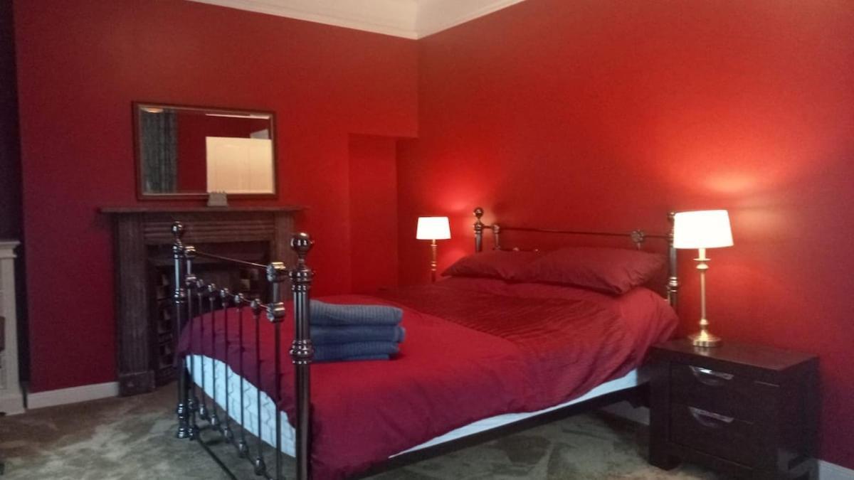 Grade Ii Listed Victorian House Sleeps 8, 4 Bedrooms Holiday home Armagh